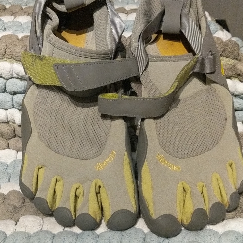 Mens Vibram toe shoes